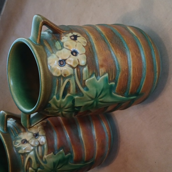 1930's Roseville Art Pottery Luffa 684-6 Black-eyed Susan Double Handled Vases 2 - Picture 2 of 8